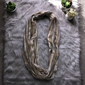 3/$30 ALL ITEMS WILL BE GONE BEFORE HOLIDAY AND NEGOTIABLE/BUY NOW! Gold Scarf